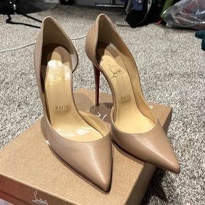 Christian Louboutin Iriza heels
100 mm Pumps - Nappa leather - NUDE - WORN ONCE